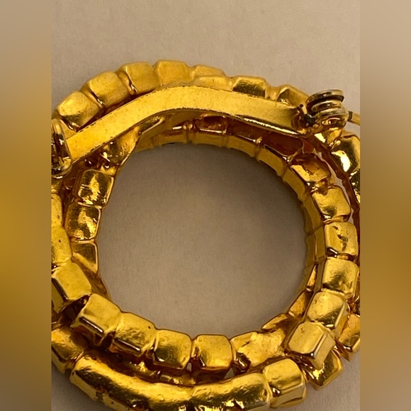 Vintage BROOCH red white and blue 
rhinestone gold Eternity stacked wreath PIN - Picture 7 of 15